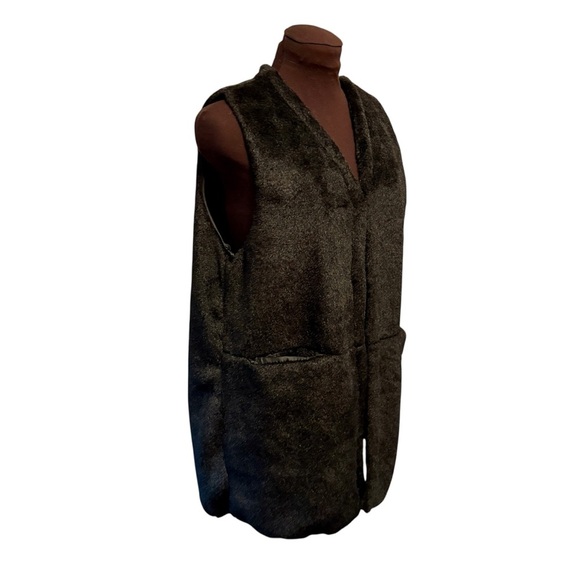 Womens Black Long Faux Fur V Neck Lined Vest, size Medium, New with Tags - Picture 8 of 12